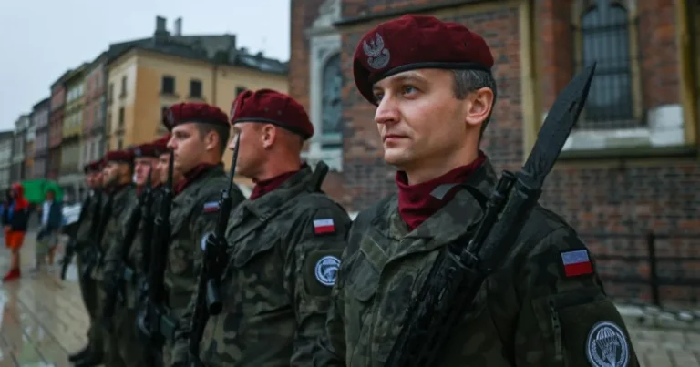 Polonia se pregătește de război: ghid oficial pentru atacuri aeriene și evacuare Polonia se pregătește de război: ghid oficial pentru atacuri aeriene și evacuare