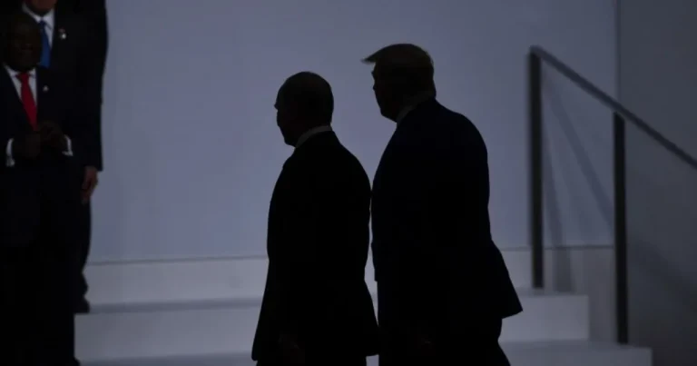 Senatori americani îi cer lui Trump să retragă invitația pentru Putin la summitul G20 Senatori americani îi cer lui Trump să retragă invitația pentru Putin la summitul G20