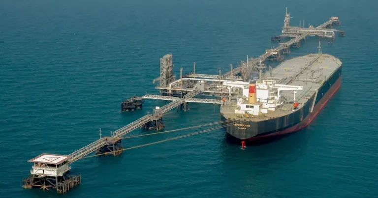 Șoc petrolier după atacul din Arabia Saudită. Coșmar pentru carburanții din România Șoc petrolier după atacul din Arabia Saudită. Coșmar pentru carburanții din România