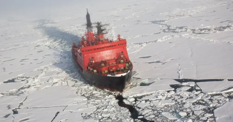 Submarine rusești, interceptate la Svalbard în timpul unui test cu armă secretă Submarine rusești, interceptate la Svalbard în timpul unui test cu armă secretă