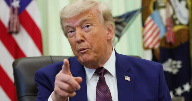 Trump consideră fake news orice știre care nu-i convine și a interzis mai multe publicații Trump consideră fake news orice știre care nu-i convine și a interzis mai multe publicații