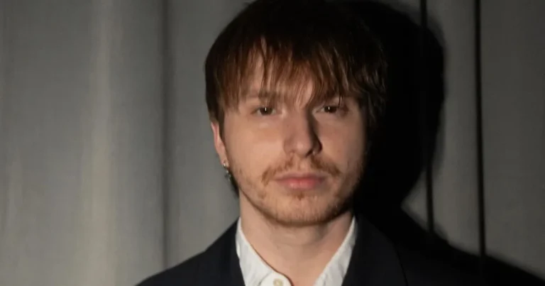 Zodier, artistul cu două vieți paralele: programator și cântăreț