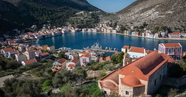 10.000 de euro pentru cei care se mută în Grecia. Care sunt condițiile 10.000 de euro pentru cei care se mută în Grecia. Care sunt condițiile