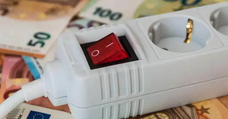 3.000 de firme și instituții publice au rămas fără energie. Ce se întâmplă cu facturile