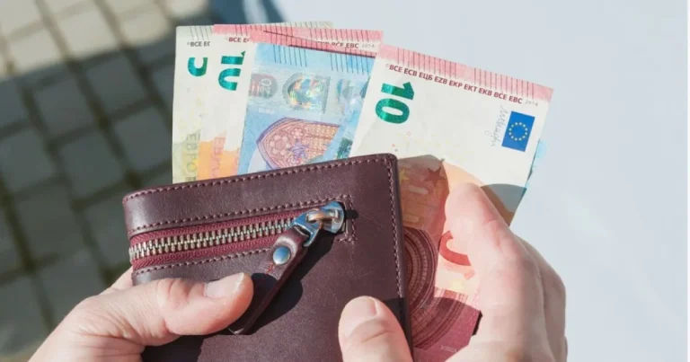 A găsit un portofel în Italia și l-a înapoiat. A refuzat recompensa, dar a cerut ceva A găsit un portofel în Italia și l-a înapoiat. A refuzat recompensa, dar a cerut ceva