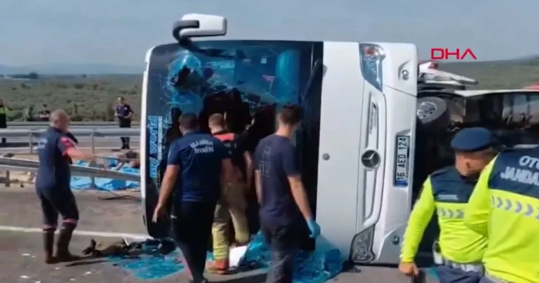 Accident cumplit în Turcia: 11 morți și 27 de răniți după ce un autocar s-a răsturnat