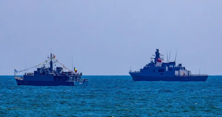 Alertă în Marea Neagră: două nave lovite de drone lângă Bulgaria. Una s-a scufundat Alertă în Marea Neagră: două nave lovite de drone lângă Bulgaria. Una s-a scufundat