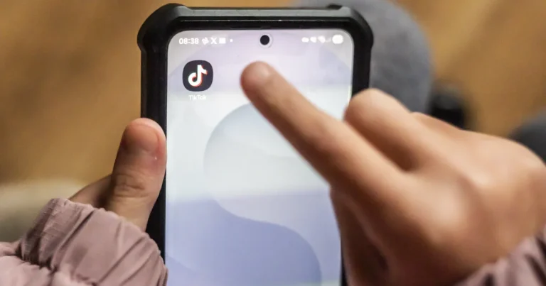 CE anchetează TikTok după alegerile din România. Riscă amendă de 6% din cifra de afaceri CE anchetează TikTok după alegerile din România. Riscă amendă de 6% din cifra de afaceri