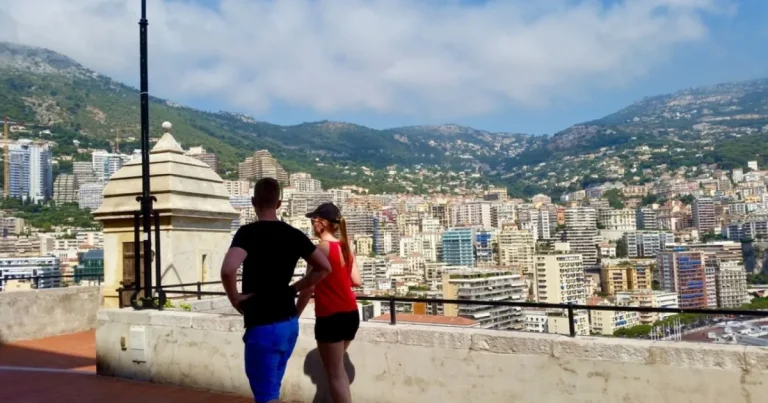 Cuplu de britanici, factură de telefon de aproape 130 de euro după două ore în Monaco Cuplu de britanici, factură de telefon de aproape 130 de euro după două ore în Monaco
