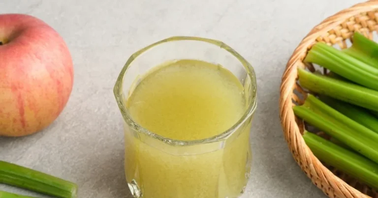 De ce se bea un shot de țelină dimineața. Efectul surprinzător observat după o săptămână De ce se bea un shot de țelină dimineața. Efectul surprinzător observat după o săptămână