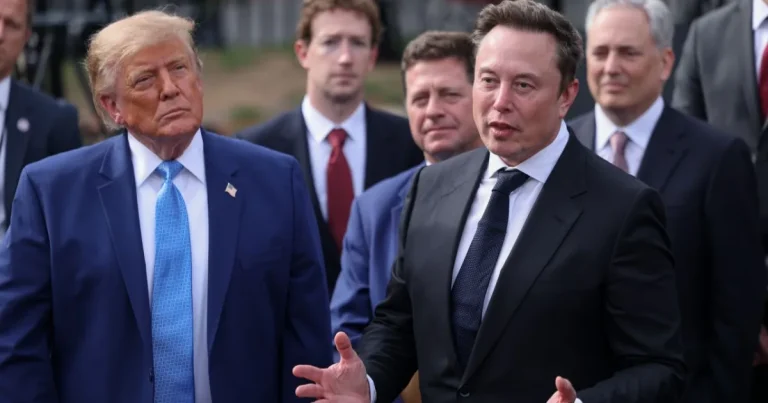 Elon Musk revine în grațiile lui Donald Trump: „Este Thomas Edison al timpurilor moderne” Elon Musk revine în grațiile lui Donald Trump: „Este Thomas Edison al timpurilor moderne”