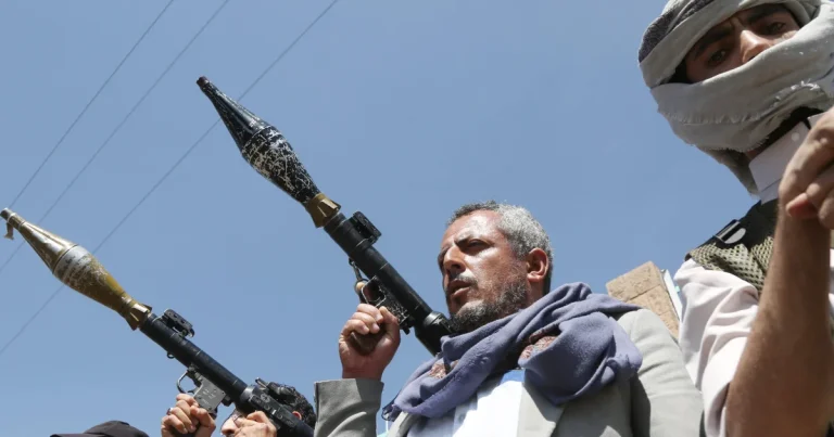 Explozii puternice în Riad. Arabia Saudită a interceptat o rachetă a rebelilor houthi Explozii puternice în Riad. Arabia Saudită a interceptat o rachetă a rebelilor houthi