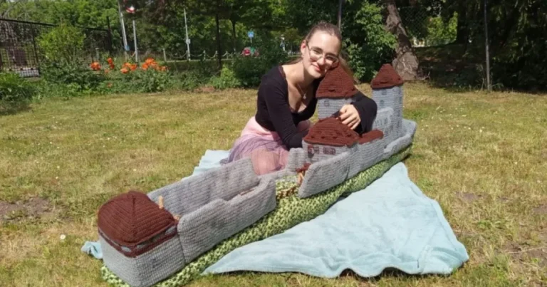 Femeie din Cehia: castel croșetat de 2 metri în 133 de zile, record mondial