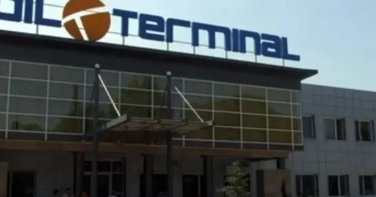 Grevă generală la Oil Terminal din 18 noiembrie. Sindicatele cer salarii cu 6,5% mai mari