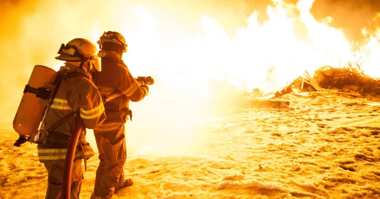 Incendiu major la o bază militară din Canada: morți și răniți. Ce au transmis autoritățile Incendiu major la o bază militară din Canada: morți și răniți. Ce au transmis autoritățile
