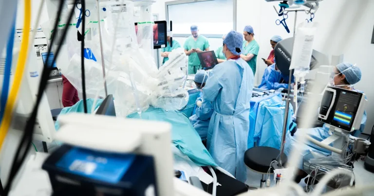 Infecția gravă confundată cu mahmureala. Fata de 18 ani, la un pas de moarte Infecția gravă confundată cu mahmureala. Fata de 18 ani, la un pas de moarte