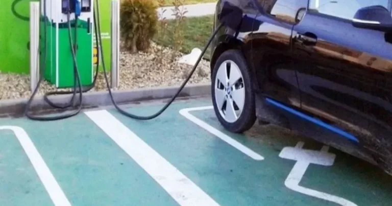 Investiții mari, folosire mică: stațiile de încărcare pentru electrice, goale 95% din timp Investiții mari, folosire mică: stațiile de încărcare pentru electrice, goale 95% din timp