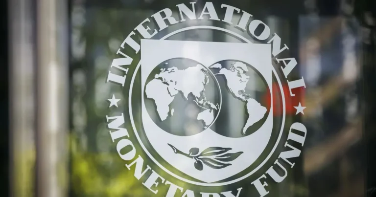 Investițiile în AI susțin economia globală, dar FMI vede riscuri în războaie și datorii Investițiile în AI susțin economia globală, dar FMI vede riscuri în războaie și datorii