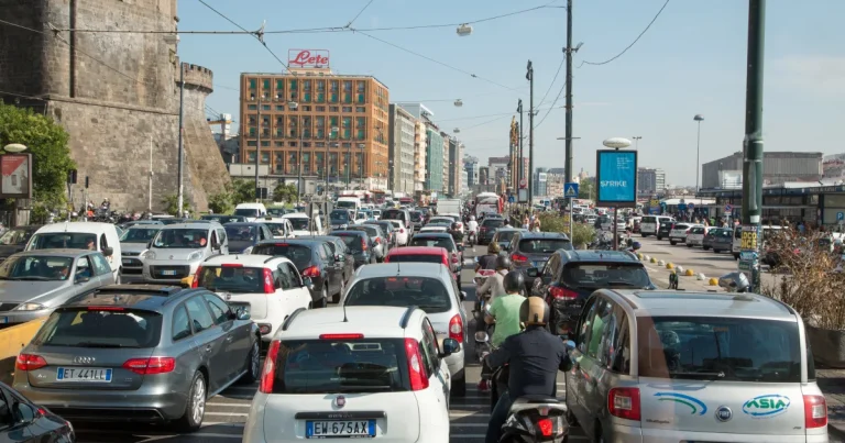 Italia, următoarea criză financiară a Europei după Franța Italia, următoarea criză financiară a Europei după Franța