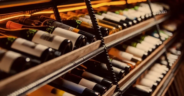 Jaf de 5 milioane de euro la o cramă celebră din Italia: 30.000 de sticle de vin furate Jaf de 5 milioane de euro la o cramă celebră din Italia: 30.000 de sticle de vin furate