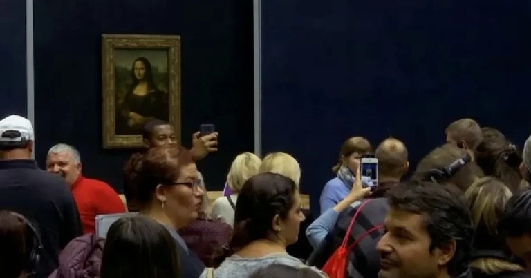 Luvru și alte atracții din Paris, închise de teama protestelor. „Mona Lisa”, inaccesibilă Luvru și alte atracții din Paris, închise de teama protestelor. „Mona Lisa”, inaccesibilă