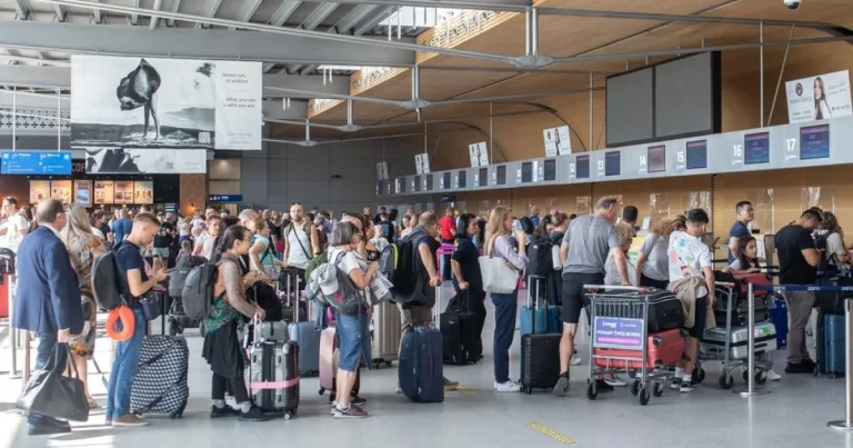 MAE avertizează românii care merg în Polonia: controale prelungite la granițe