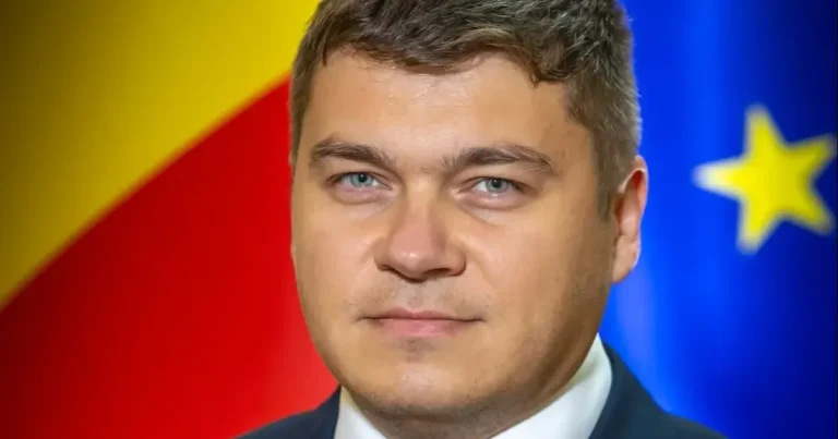 Ministrul Dezvoltării: Nu vor exista creșteri de taxe, nu voi semna așa ceva Ministrul Dezvoltării: Nu vor exista creșteri de taxe, nu voi semna așa ceva
