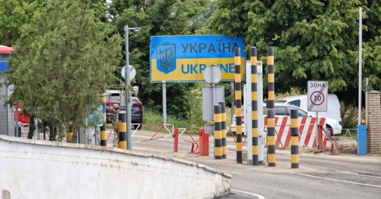 Moldova și-a retras polițiștii și vameșii din patru puncte de frontieră ucrainene Moldova și-a retras polițiștii și vameșii din patru puncte de frontieră ucrainene