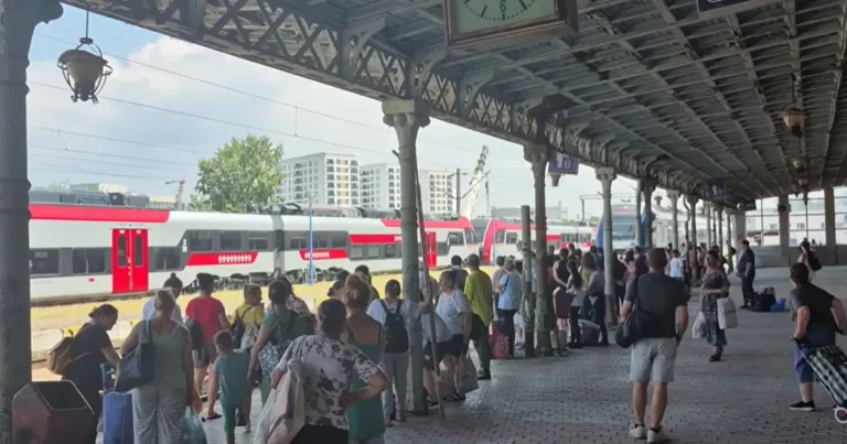 Numărul pasagerilor care călătoresc cu trenul a scăzut cu 5,8% în trimestrul II