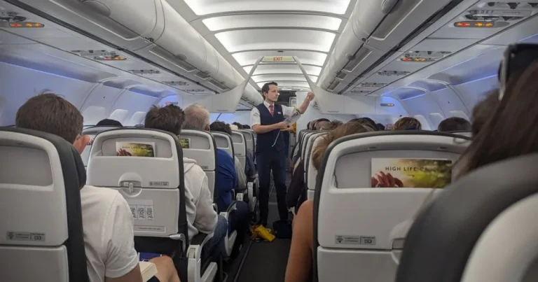 Panică pe un zbor British Airways: piloții s-au întors de urgență după un geam fisurat Panică pe un zbor British Airways: piloții s-au întors de urgență după un geam fisurat