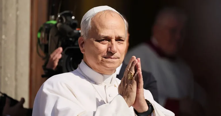 Papa Leon al XIV-lea va fi operat în zilele următoare Papa Leon al XIV-lea va fi operat în zilele următoare