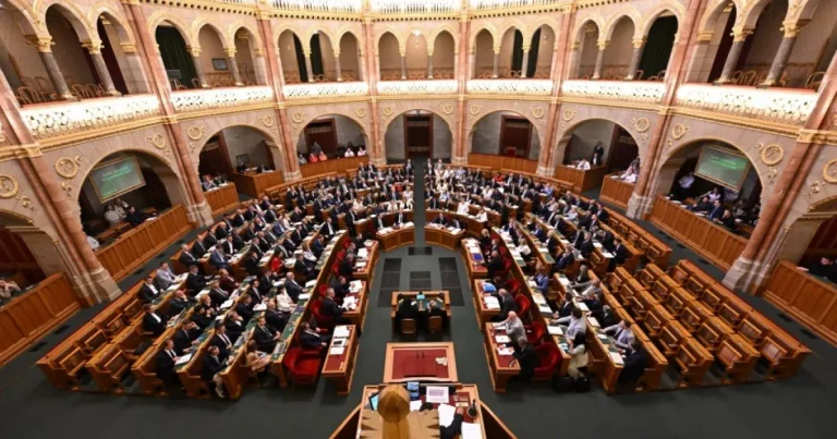 Premieră în Ungaria postcomunistă: arestarea a doi foști miniștri din Guvernul Orban Premieră în Ungaria postcomunistă: arestarea a doi foști miniștri din Guvernul Orban
