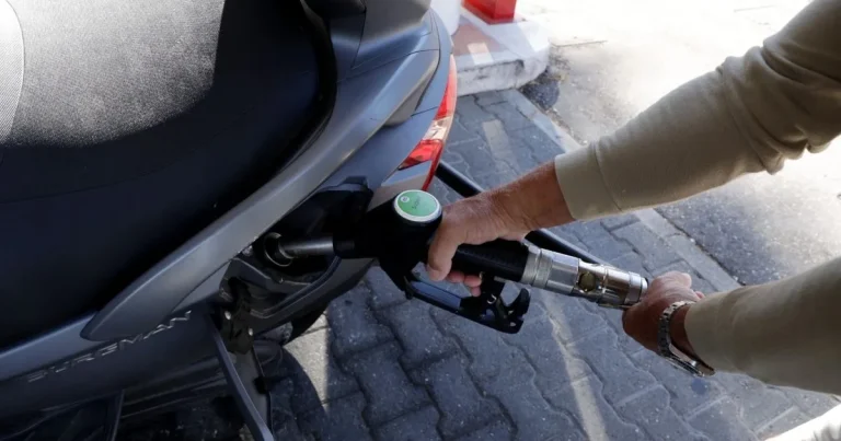 Prețurile motorinei ar putea rămâne ridicate încă doi ani, o lovitură pentru șoferi Prețurile motorinei ar putea rămâne ridicate încă doi ani, o lovitură pentru șoferi