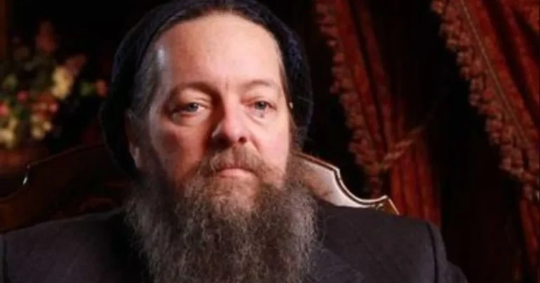 Profețiile „Nostradamus al Americii” pentru 2028: un război care ar dura 27 de ani