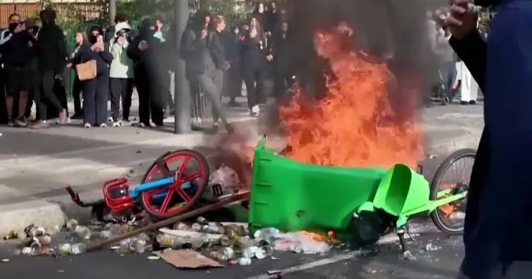 Proteste violente în Franța. Mii de arestări în urma manifestațiilor elevilor Proteste violente în Franța. Mii de arestări în urma manifestațiilor elevilor