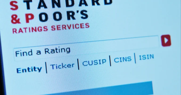 România, aproape de decizia crucială a S&P. Ce se întâmplă dacă țara ajunge la „junk” România, aproape de decizia crucială a S&P. Ce se întâmplă dacă țara ajunge la „junk”