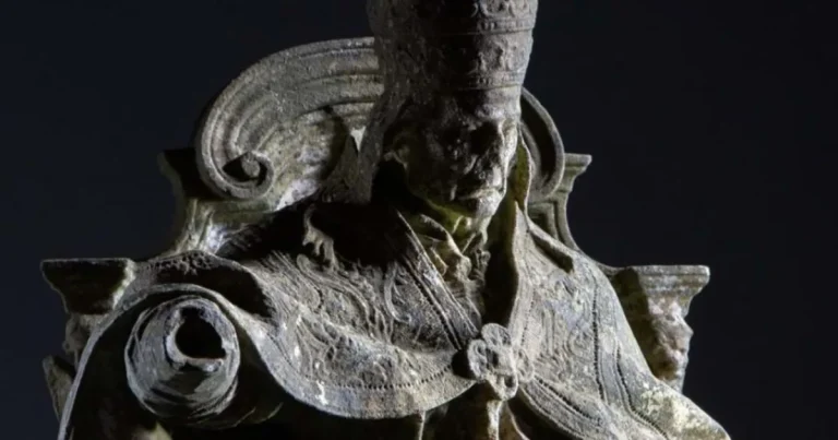 Sculptură cumpărată cu 350 de euro, evaluată la 117.000 de euro Sculptură cumpărată cu 350 de euro, evaluată la 117.000 de euro