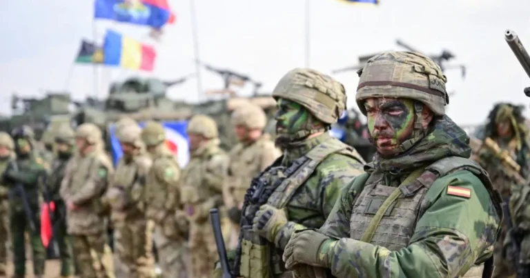 SUA reevaluează prezența militară în Europa. Emisarul lui Trump vrea trupe mutate spre est SUA reevaluează prezența militară în Europa. Emisarul lui Trump vrea trupe mutate spre est