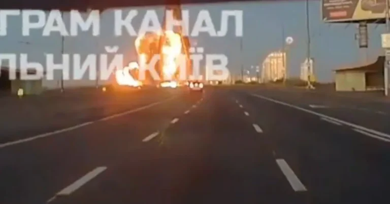 Un nou atac rusesc a lovit un pod important din Kiev. Drona și-a atins ținta Un nou atac rusesc a lovit un pod important din Kiev. Drona și-a atins ținta