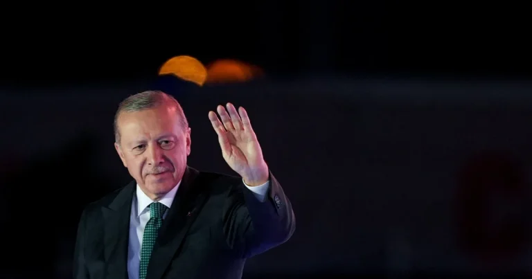 Zelenski, vizită surpriză în Turcia pentru discuții cu Erdogan despre război Zelenski, vizită surpriză în Turcia pentru discuții cu Erdogan despre război